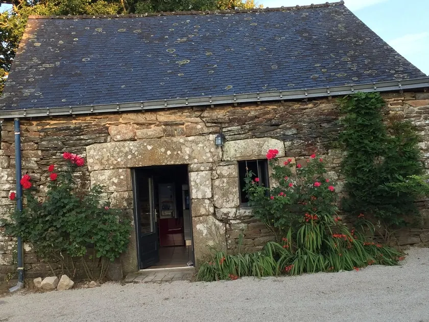 Small country stone house in the countryside 250 € the week - Image 1
