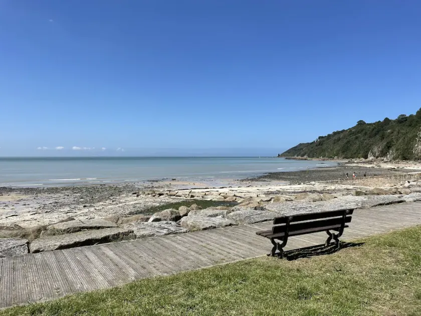 Jolie Maison 3 Pièces en Front de mer Dans la Baie du Mont Saint Michel - Image 1