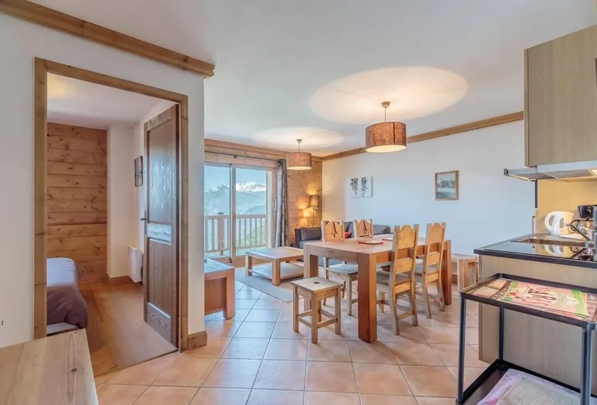 50m from ski slopes, floor -1, view valley, swimming pool, balcony, tv, ski locker, 46m², Les Arcs - Image 1