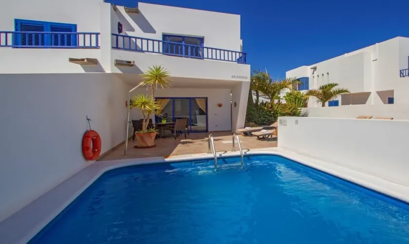 Villa de luxe avec vue piscine privée chauffée, Marina et Wifi gratuit. - Image 1