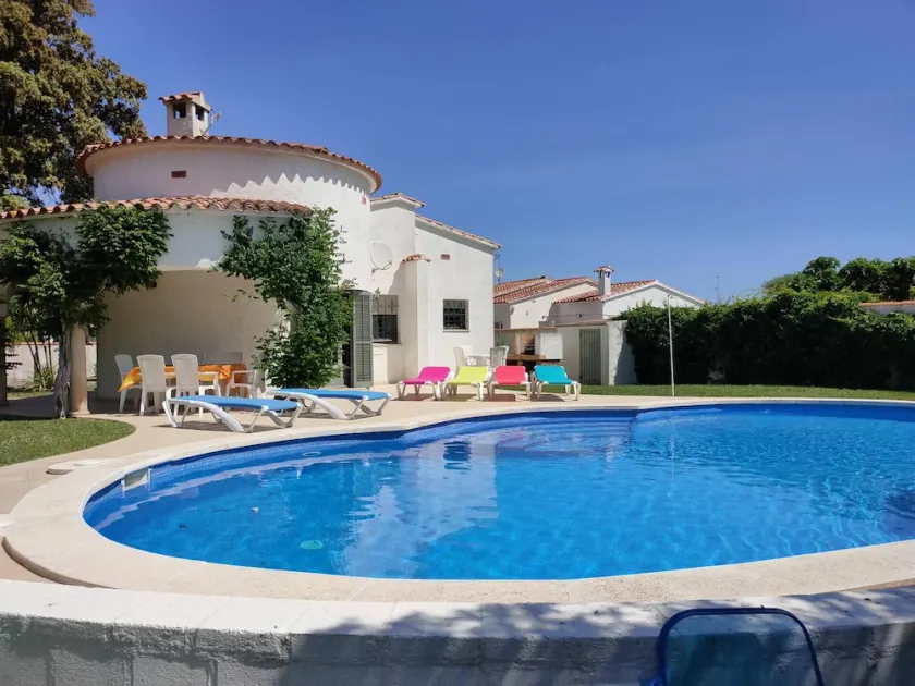 Hus med fantastisk swimmingpool og stor have, wifi, parkering i L'Escala, 7 persones - Image 1