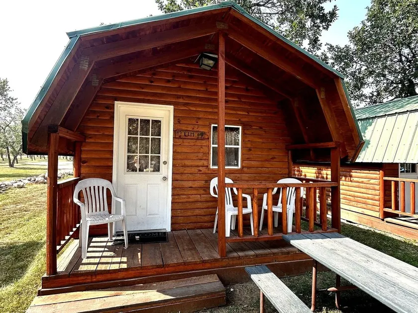 Blackhills Cabin 2 Twin Beds in Sturgis, SD.Close to Downtown, Deadwood, Spearfish and Mt. Rushmore - Image 1