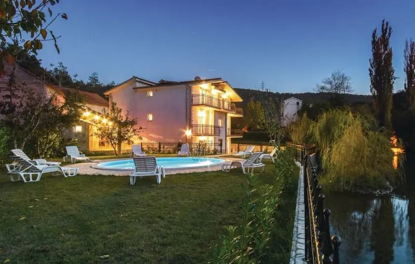 Vila Cascata in Trilj - Image 1