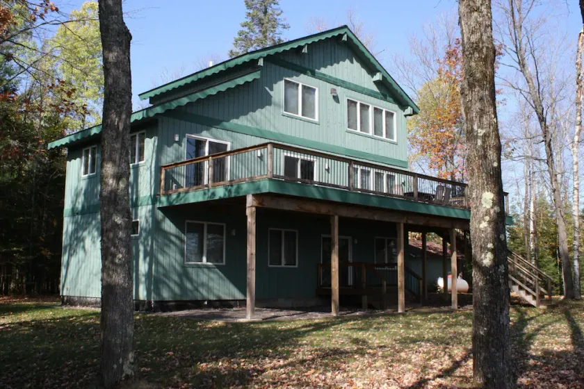 Lake Namakagon Sunrise Cove~Unwind & Reconnect. Private dock, 2 kayaks, row boat - Image 1