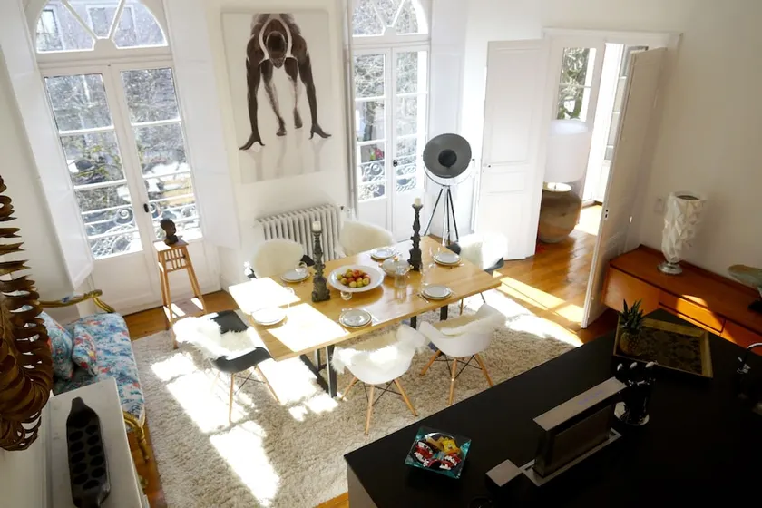 Spacieux apt de type 5 de 95m², grand volume, PISCINE CHAUFFEE - Image 1
