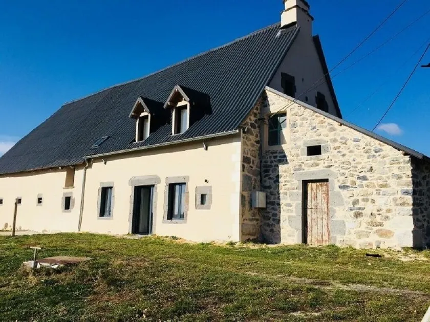 Detached house la pave - Image 1