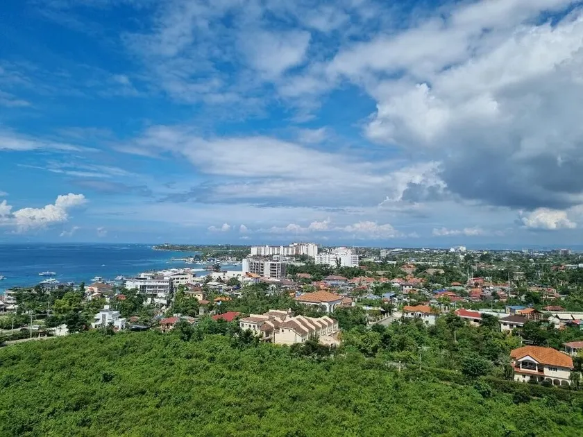 Appartement neuf d'une chambre avec vue sur la mer au Tambuli Resort et Spa, hébergement 5 étoiles - Image 1