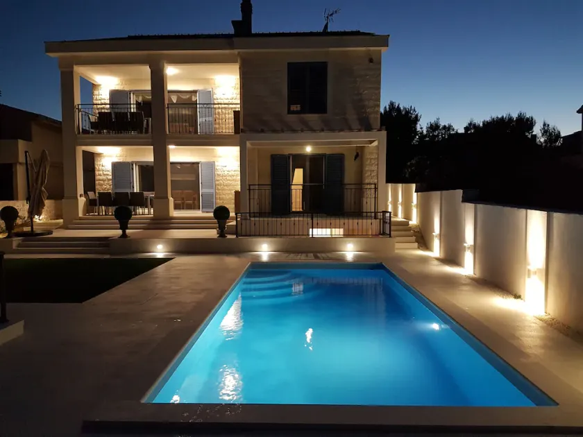 Strandresidenz MSJ Sevid mit beheiztem Pool - Image 1