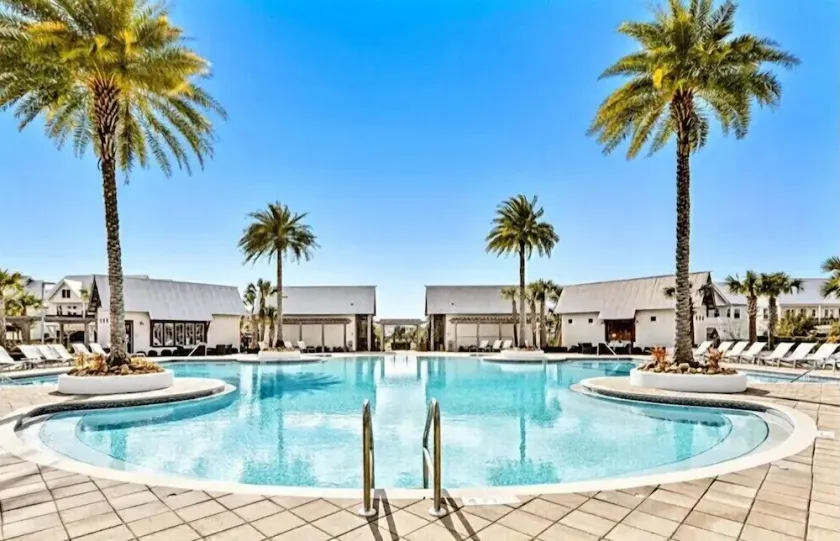 Beautifully decorated townhome across from luxury pool on 30A! Sleeps 6!  - Image 1