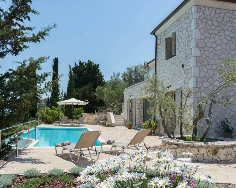 Private stone built villa, infinity pool, BBQ, nearby Agios Nikitas - Image 1