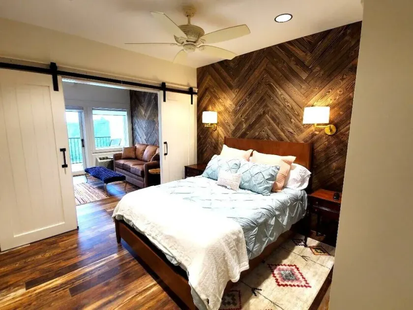 Sovrum 4 - The Big Creek Lodge - Image 1