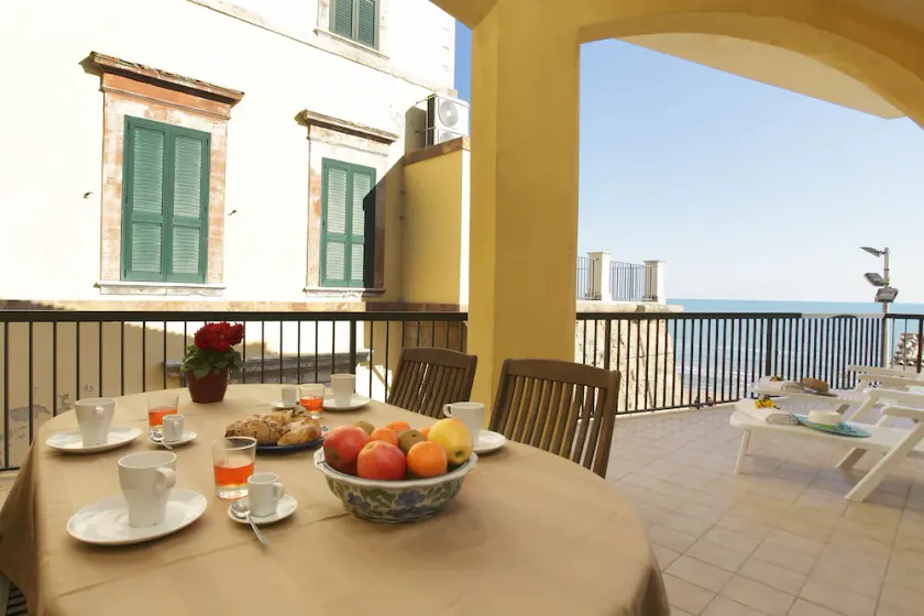 Appartement à 10 mètres de la mer pour 4 personnes au centre, wi-fi gratuit - Image 1
