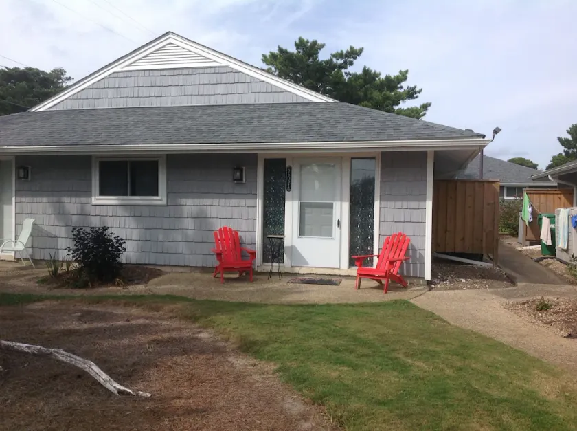 Salida del Sol, North End Va Beach  A 3 MINUTE WALK TO THE BEACH - Image 1