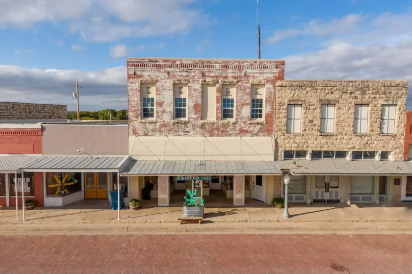Historic Downtown Loft “B” in Miles, TX - Image 1