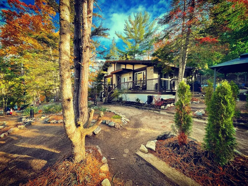 Fall Escape - dazzling colours & stunning beach - Image 1