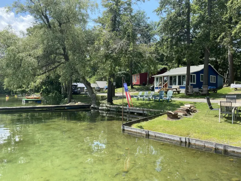 Ufergegend, rustikale Hütte, tolles Schwimmen, eigenes Dock, Floß - Image 1