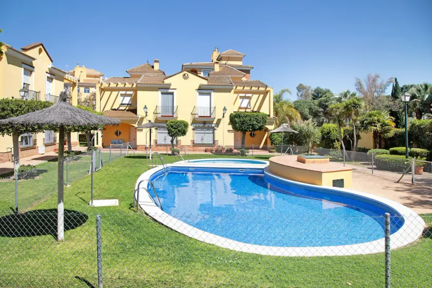 Maison de vacances 'La Casa Del Puerto' avec piscine partagée, Wi-Fi et climatisation - Image 1