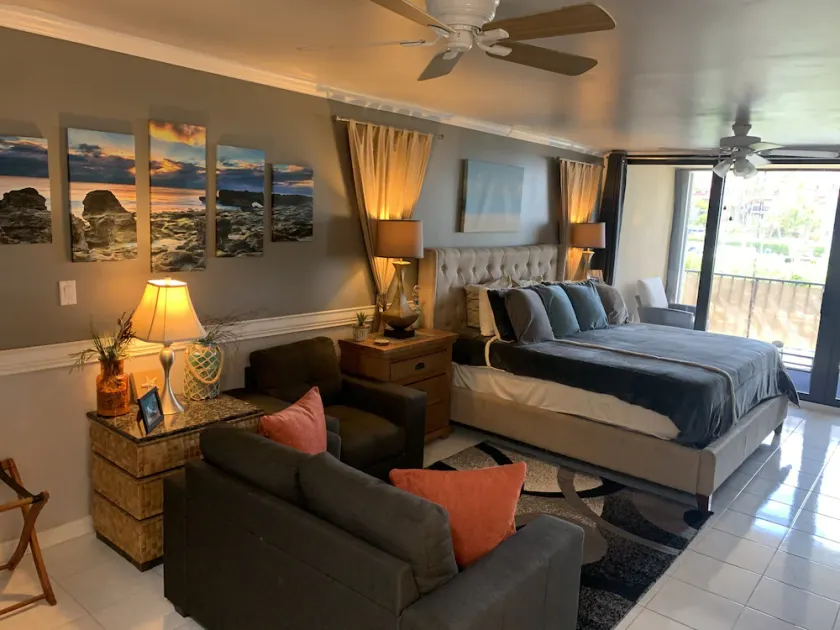 Modern, furnished condo- Walk to Beach & Marina. Red Hook, Ferry & Bars nearby! - Image 1