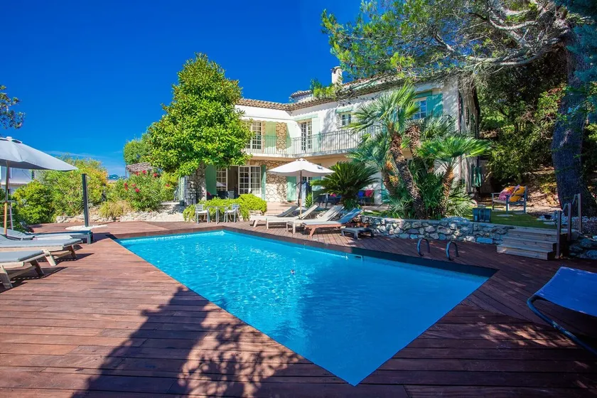 VILLA JUSTINE VI4239 By Riviera Holiday Homes - Image 1