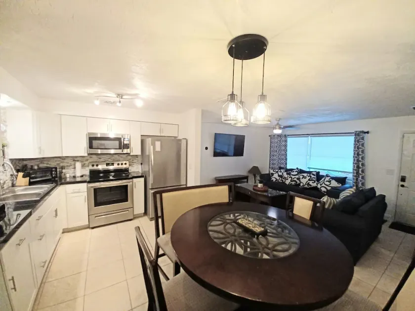 Cozy and Beautiful Home. When booking 1 week or more ask about our discount. - Image 1