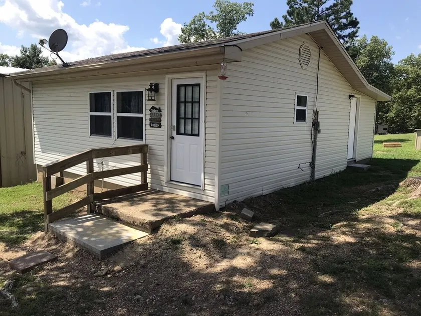 Clearwater Lake, cabin minutes from Bluff View Marina & boat dock - Image 1