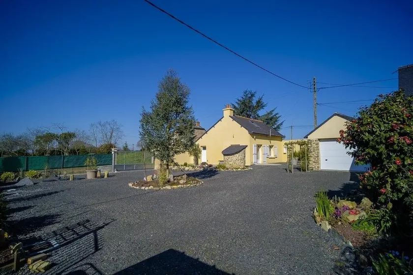 Cottage 'Gîte Des Huttes' with Private Terrace, Private Garden and Wi-Fi - Image 1