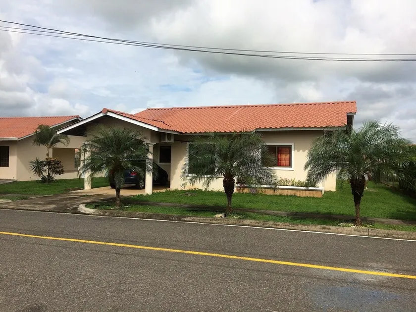 Renta de Habitacion o casa completa en David Chiriqui - Image 1