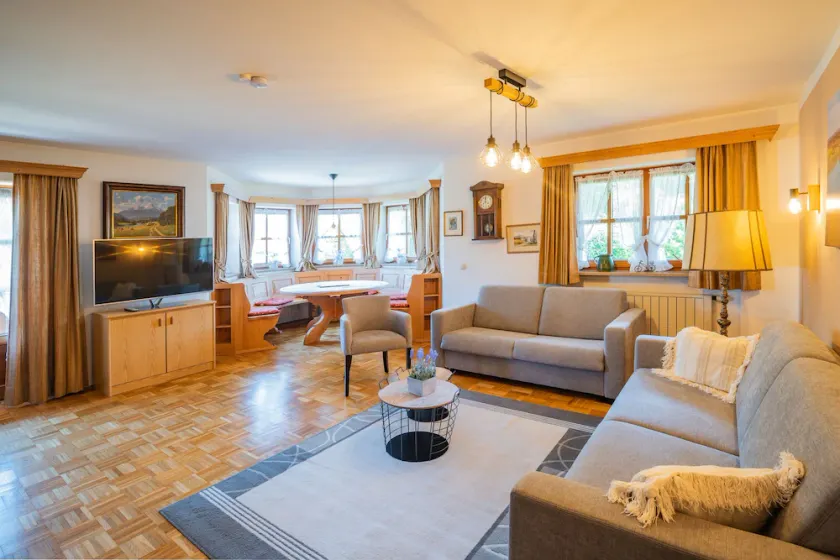 Ferienwohnung Hartsee, 80qm, 1 Schlafzimmer, Erker, Balkon - Image 1