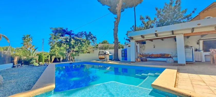 Stor och komfortabel villa  med privat bassäng i Moraira, Costa Blanca, Spanien för 6 personer - Image 1
