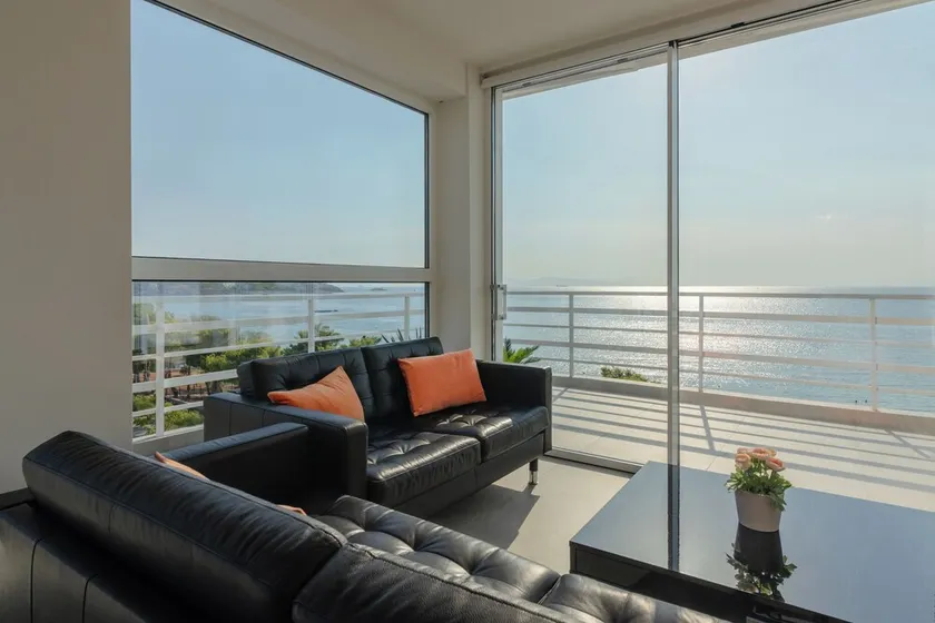Beachfront Elegance with Spectacular Sea Views in Kavouri Vouliagmeni - Image 1