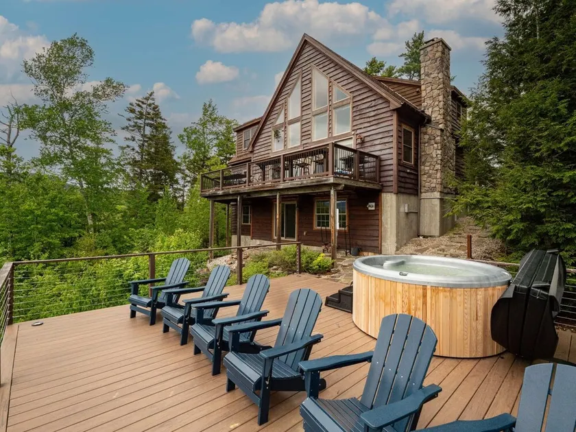 Sunny View Chalet- Minutes to Sunday River- Awesome Mountain Views! - Image 1