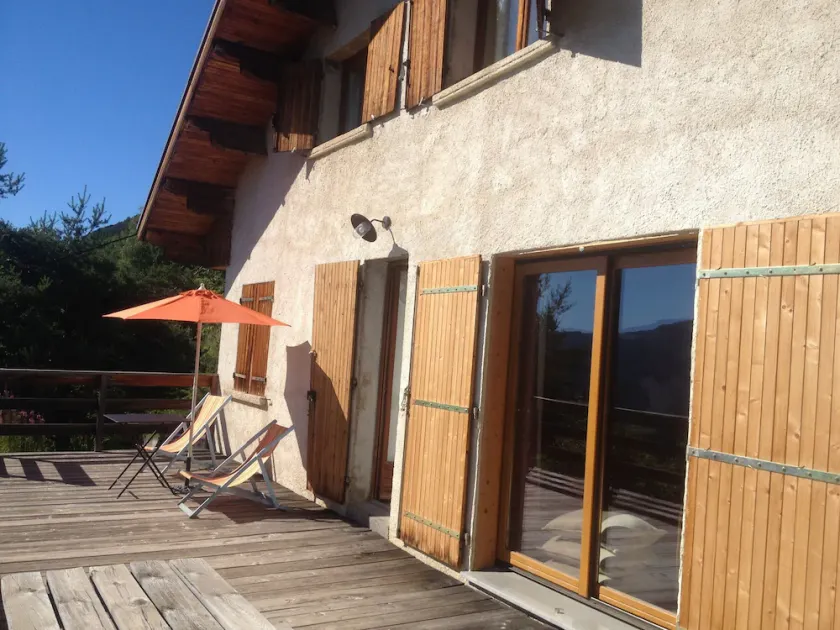 SEYNE LES ALPES—Chalet on the hills above the village, facing south - Image 1
