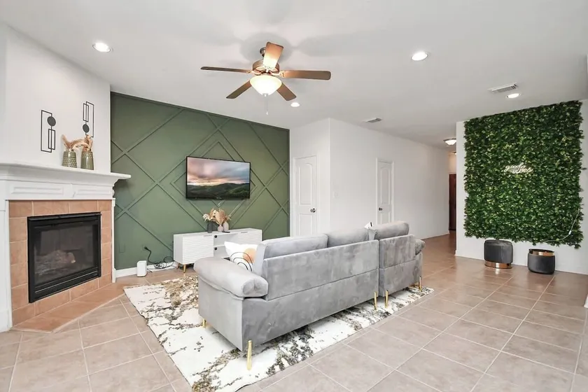 East Downtown 3BR House - Image 1