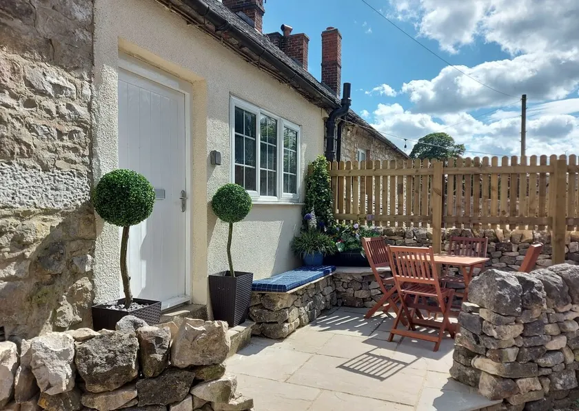 Lovely 4 bed House Sleeping 8 Near Ashbourne - Image 1