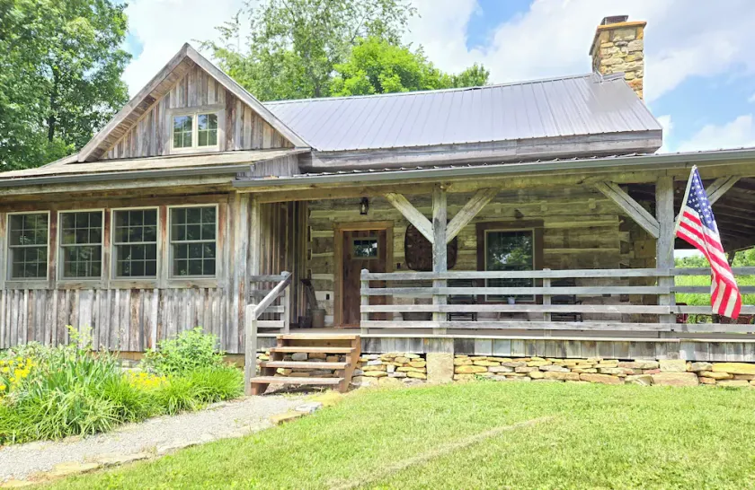 Peaceful historic log cabin getaway on 30 acres - NO cleaning fee! - Image 1