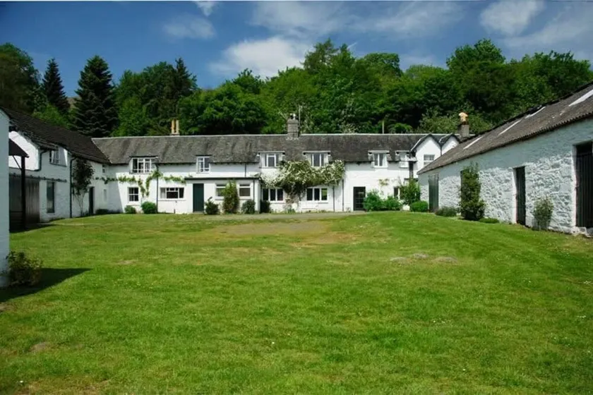 By Loch Tay, Morenish - a fantastic long-established “away from it all\" house! - Image 1