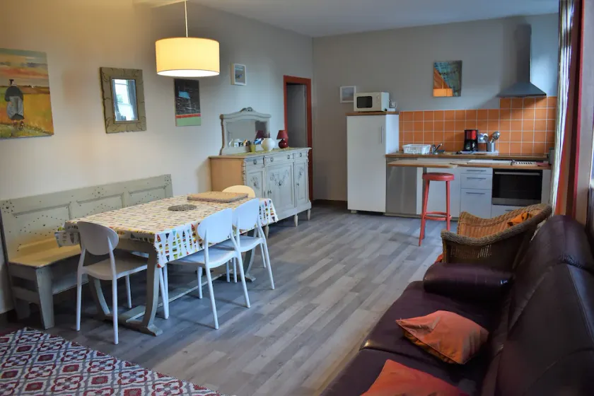Casa con gran jardín - Image 1