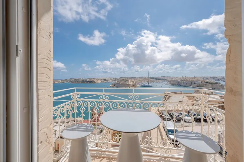 V60 Valletta - Image 1