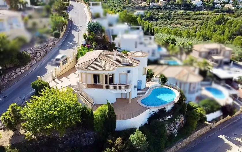 Agradable apartamento vacacional apto para niños con jardín, internet de alta velocidad y terraza | Vistas a la montaña - Image 1
