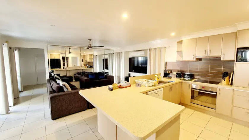 Eden, Elegance by the Bay - Image 1