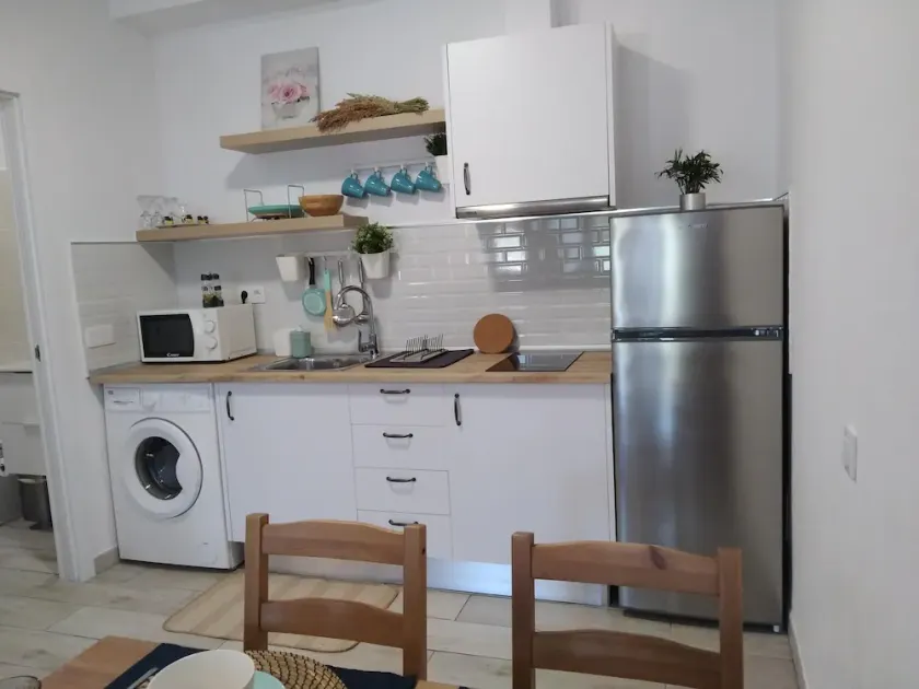 Schöne Wohnung eine schöne Stadt zu genießen. - Image 1