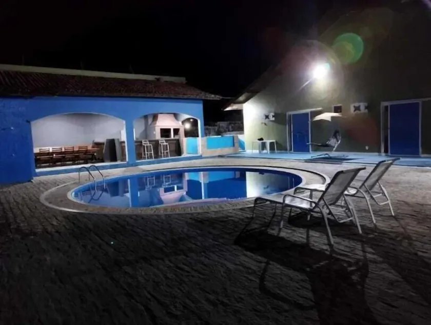 Casa com Piscina 50000 lts Área Gourmet  - Image 1