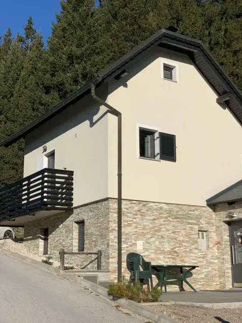 Vacation house for 8-10 persons, with hot tub and jacuzzi. - Image 1