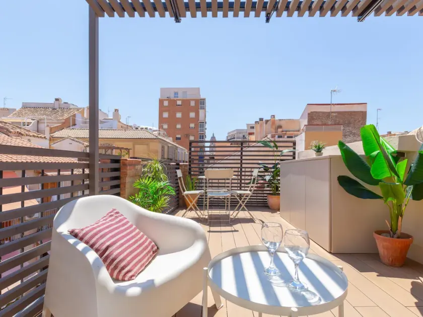 Penthouse with terrace and views in the center of Malaga - Image 1