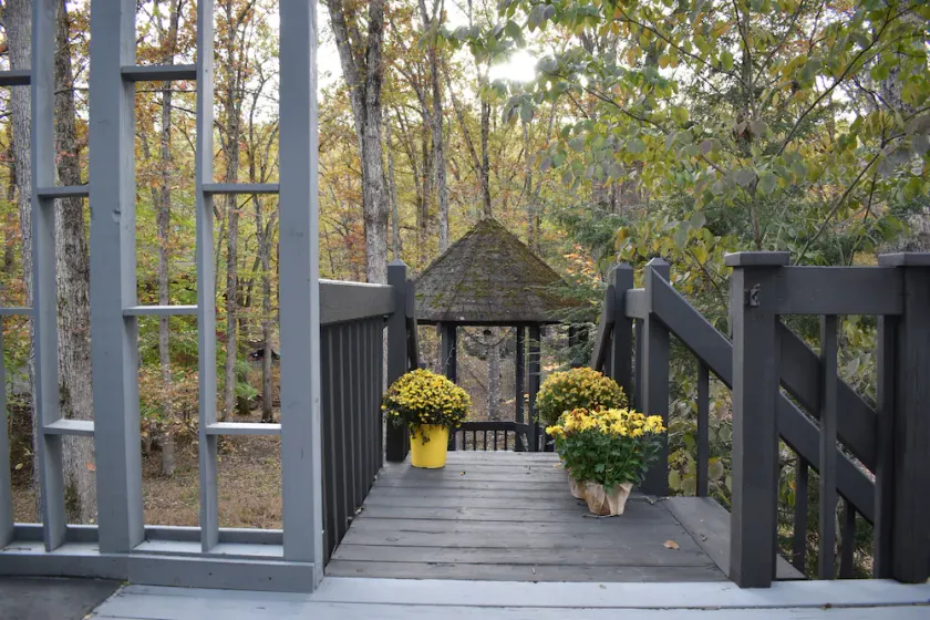 Silver Fox Water Front SsMook Lux Pocono Home, HOT TUB, SAW CREEK FRONT - Image 1