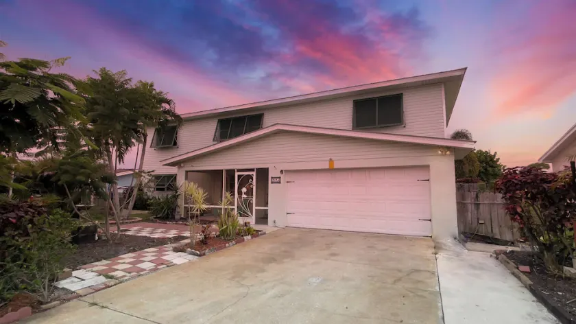 Skyline Breeze - Minutes from downtown Jensen Beach - Image 1