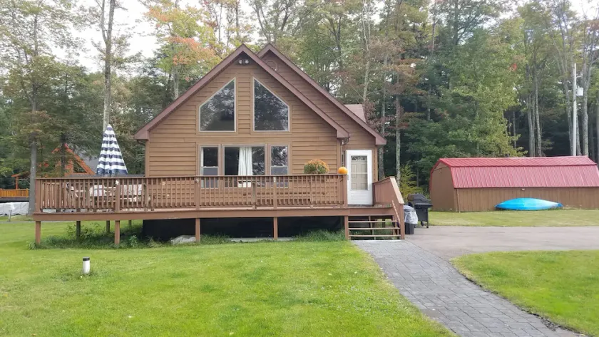 Lovely Mount Storm Waterfront Lake House - pet friendly, child friendly retreat - Image 1