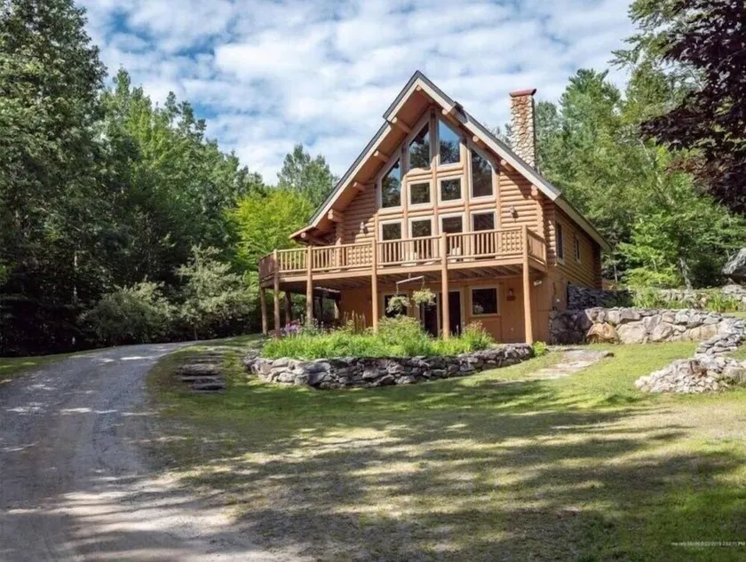 Abundant Light with Hot Tub, King Bed, and Wood stove-18 Minutes to Sunday River - Image 1