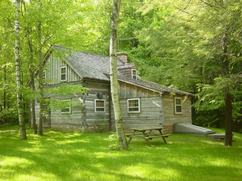 1820 Log Cabin on Private 300 acres.  Mtn biking, Hiking, x-country Skiing - Image 1