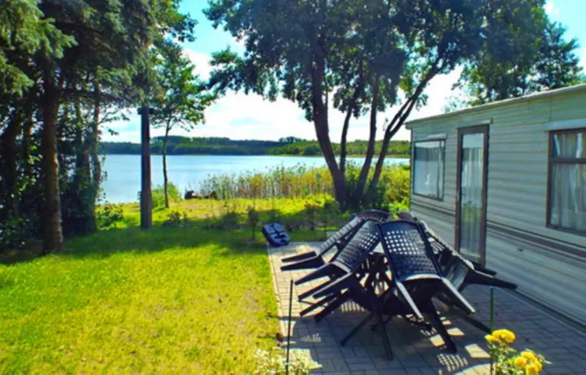 Mobile Home im Ferienpark mit Seezugang - Image 1
